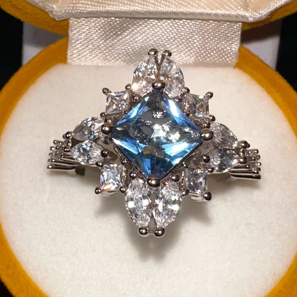 Lab Create Light Blue Quartz on rhodium plating